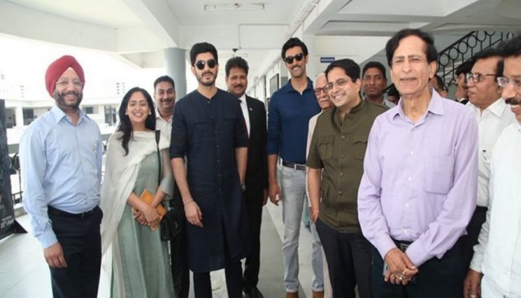 Team Raag Desh charms Students during the promotion of their film at Manav Rachna (11)