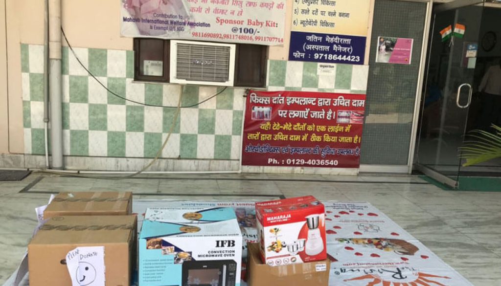 Donation of Books in Goonj Camp Dil Ki Suno Kuch Karo (1)